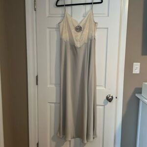 WAYF NWT XL dress with lace details on top